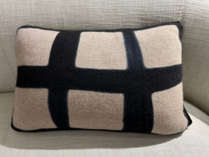 Baby Alpaca Cushion Cover - 40 X 60 Cm - Black / Light Coffee