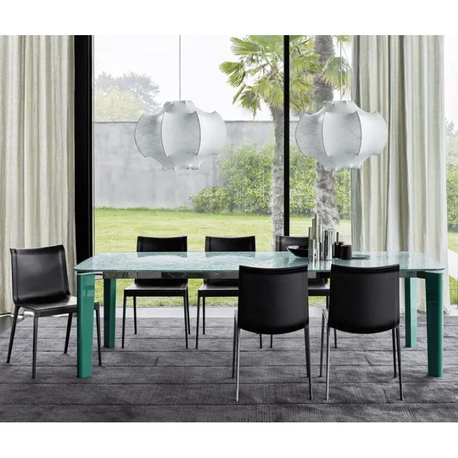 Oskar Table
