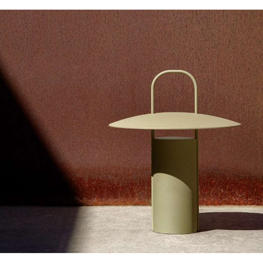 Ray Table Lamp