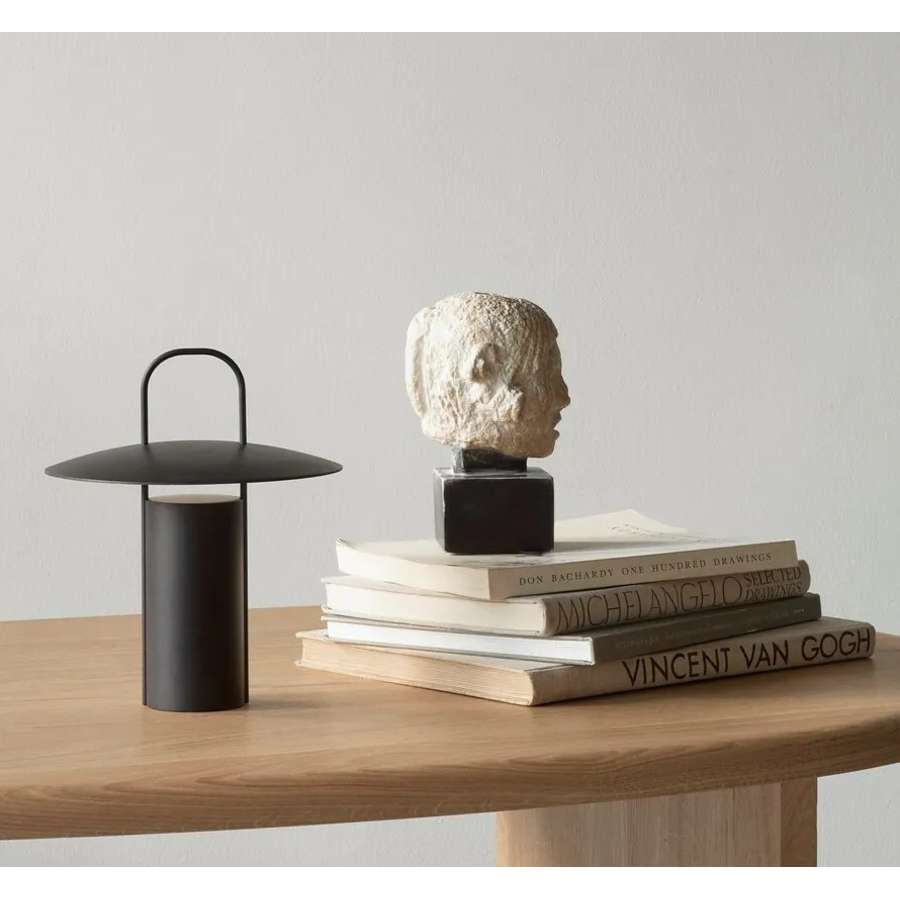 Ray Table Lamp