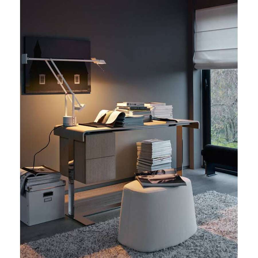 Eileen SE134_E Writing Desks