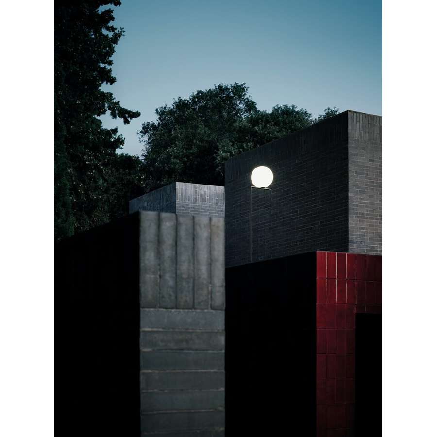 IC F1 Outdoor F012A03C059 Floor Lamp