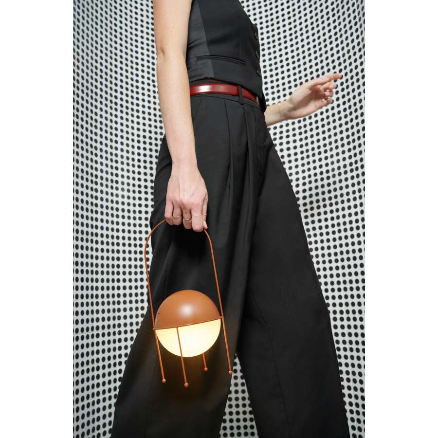Madco Cordless LED Table Lamp