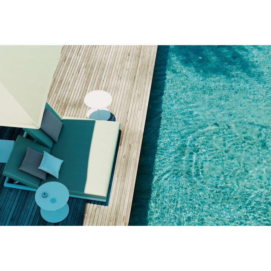 Objects 57730-000-00 Small table