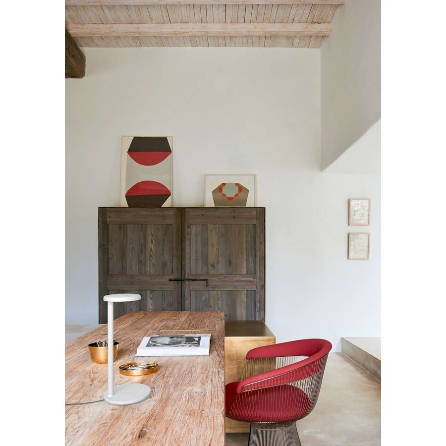 Oblique Qi Table Lamp