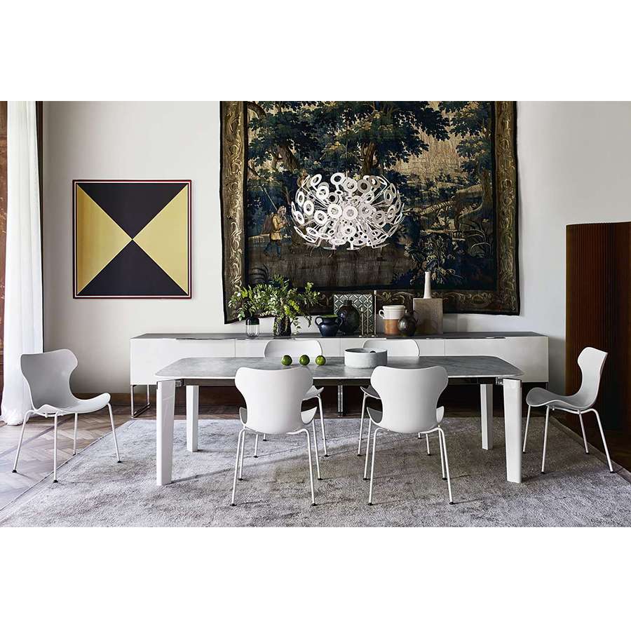 Oskar Table