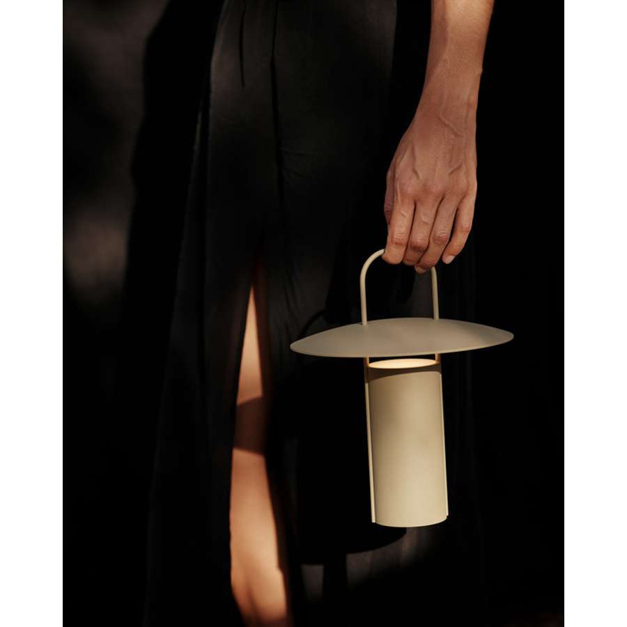 Ray Table Lamp