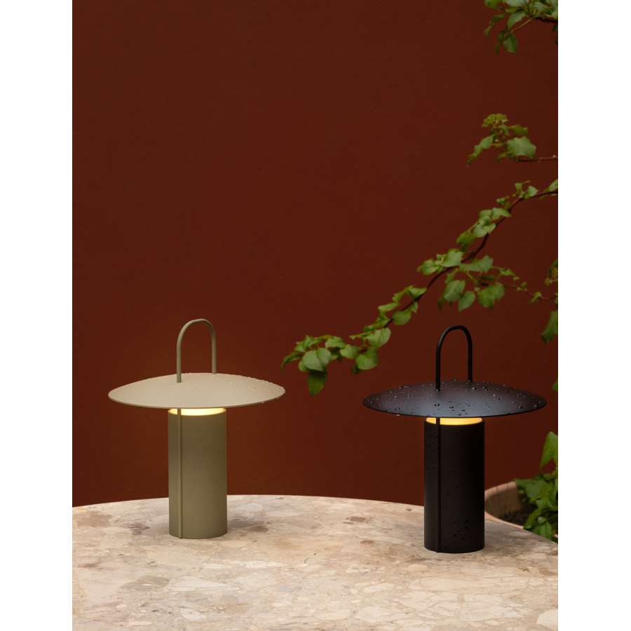 Ray Table Lamp