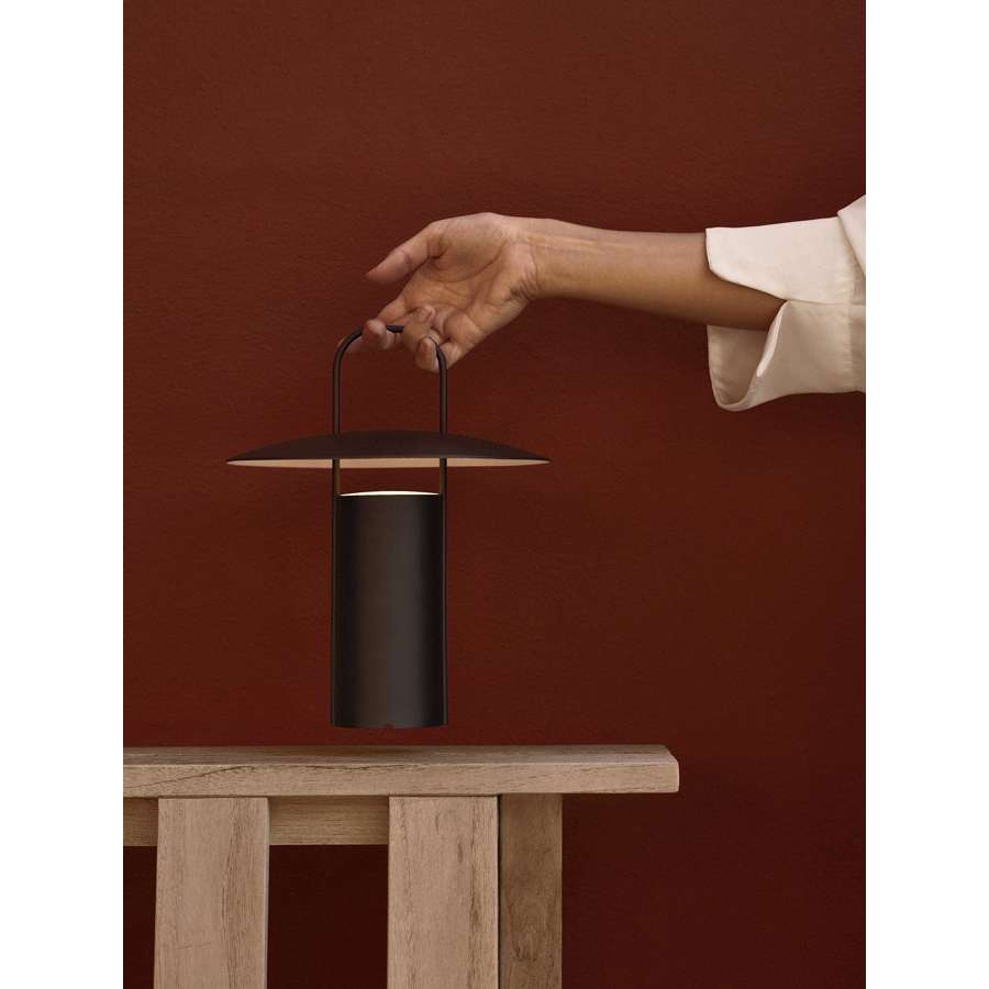 Ray Table Lamp