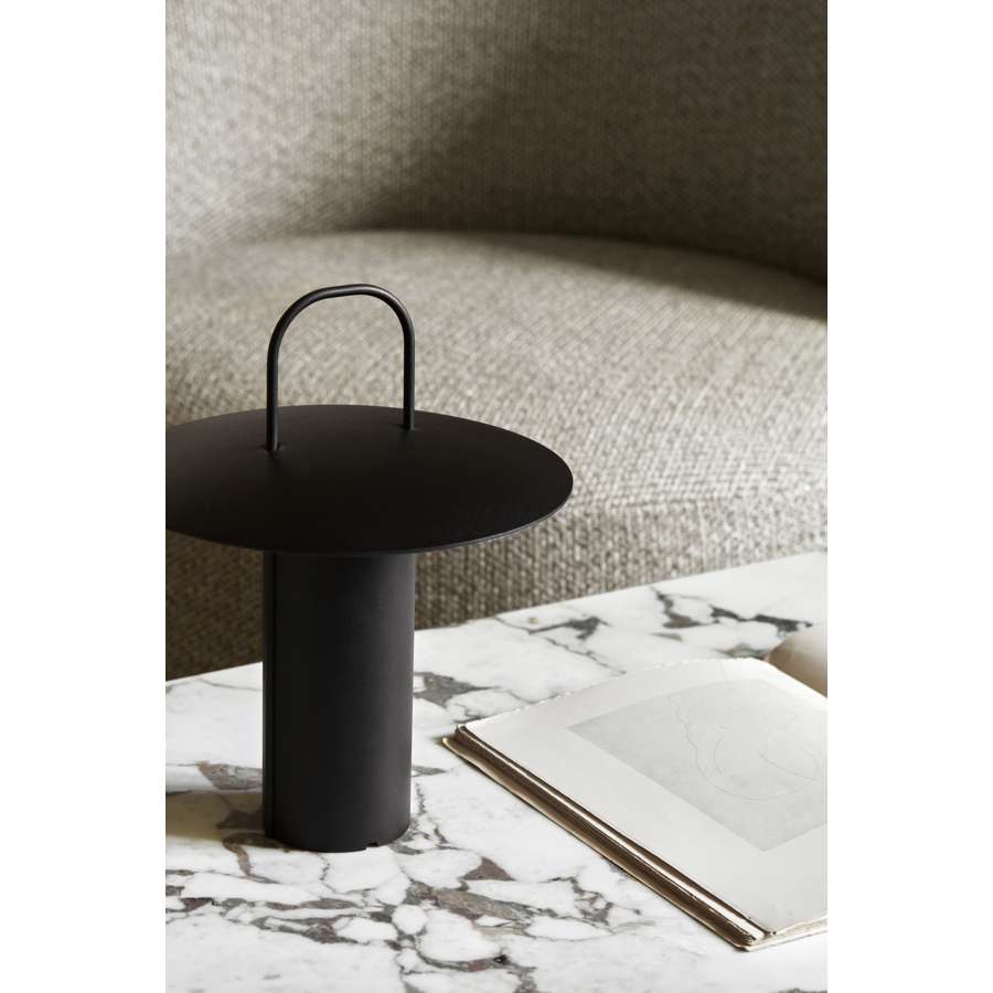 Ray Table Lamp
