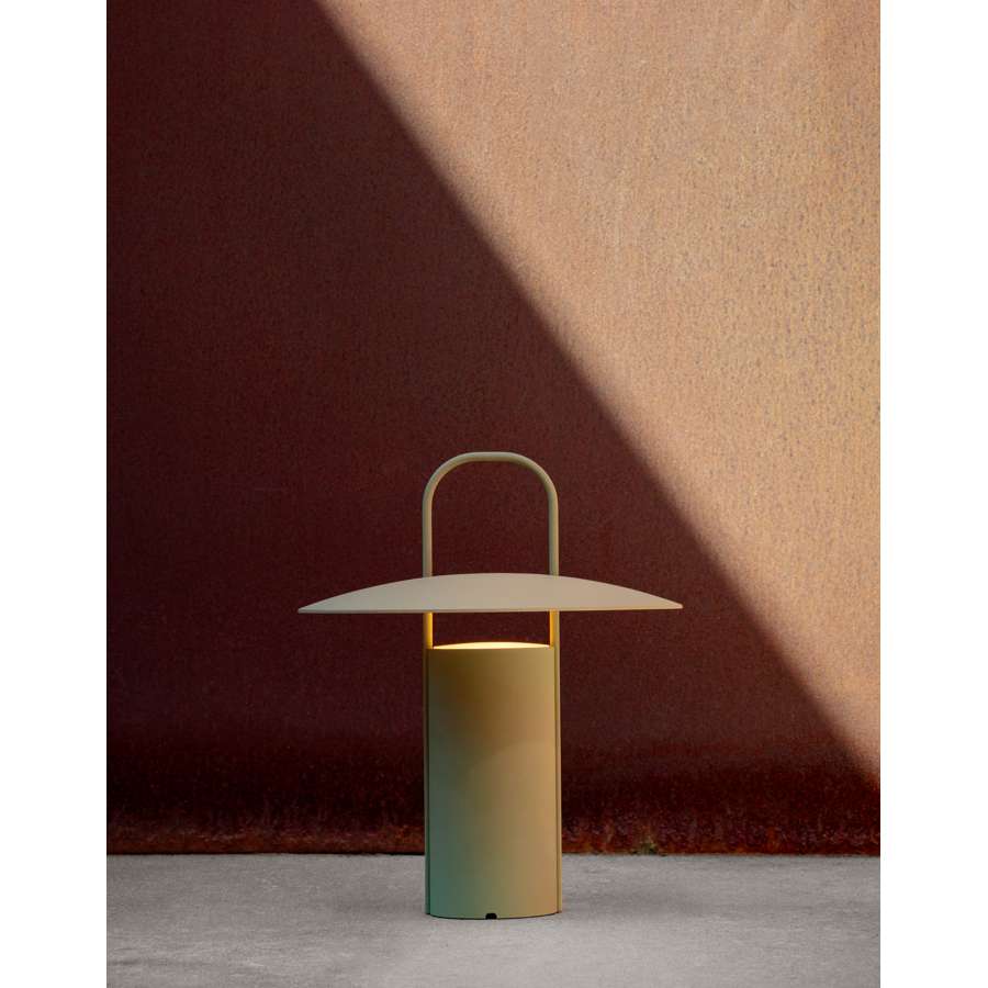 Ray Table Lamp