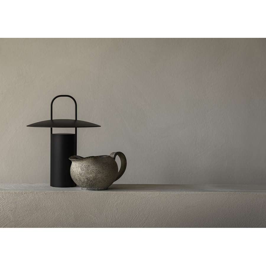 Ray Table Lamp
