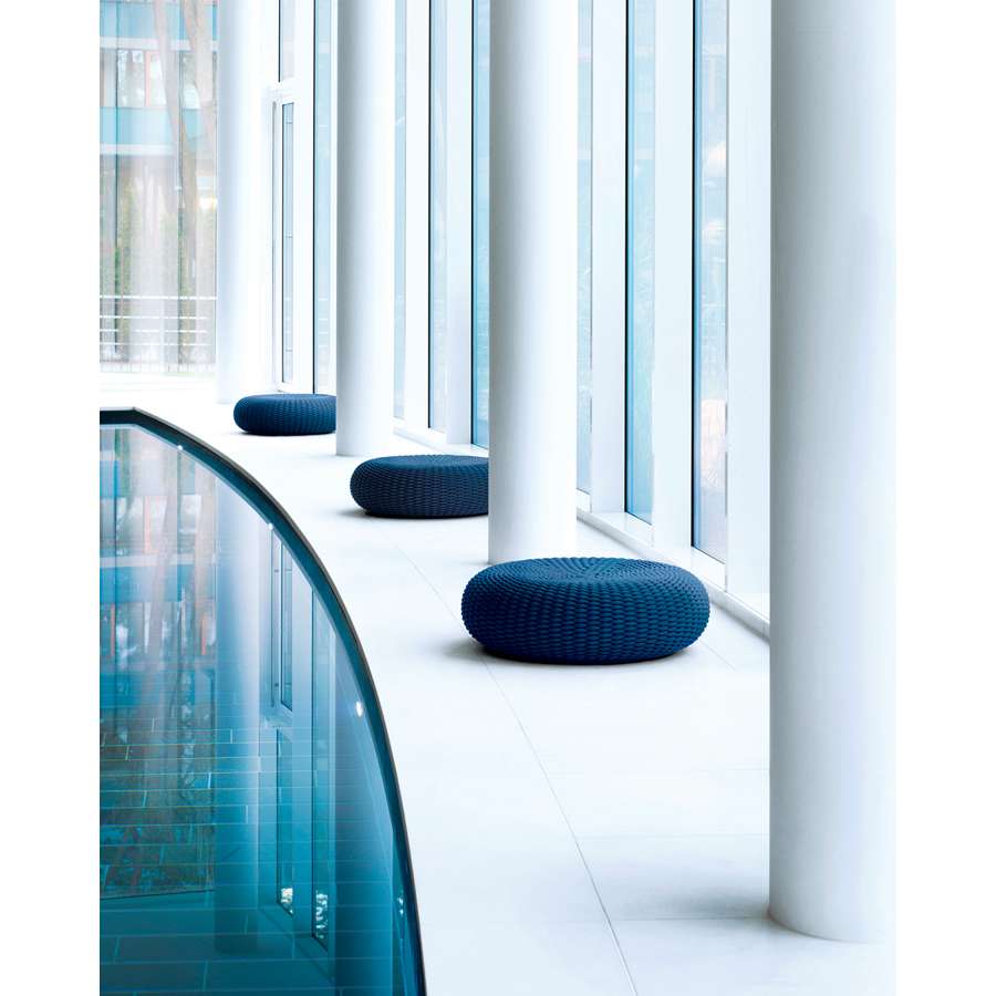 Shell B08A Outdoor Pouf