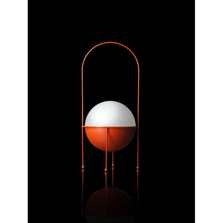 Madco Cordless LED Table Lamp