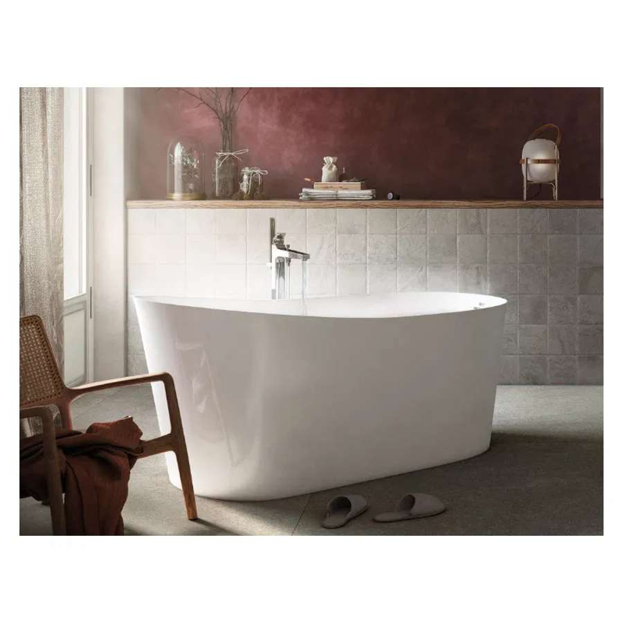 Maui A2484990B0 Free Standing Bathtub